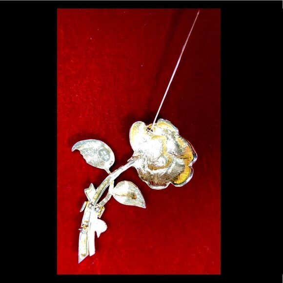 Nolan Miller Signed Large Rhinestone Rose Brooch - Picture 7 of 8